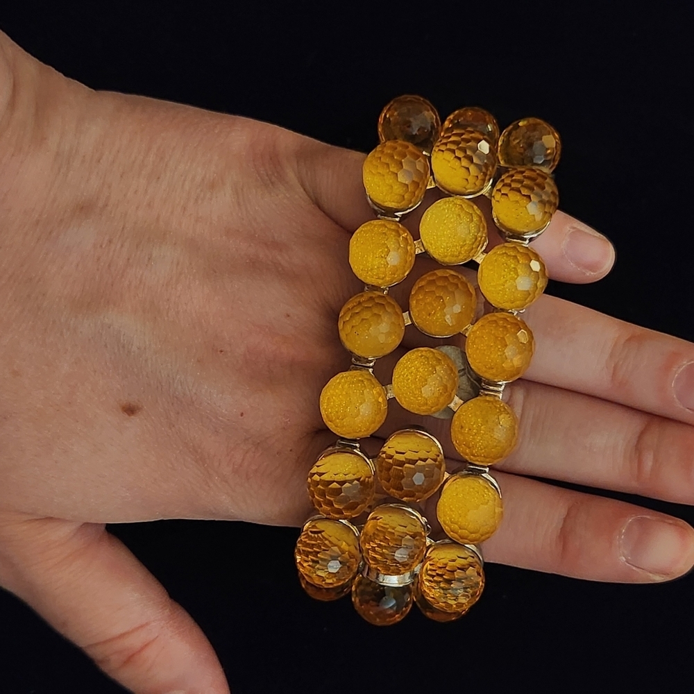 Elegant Gold Beaded Bracelet